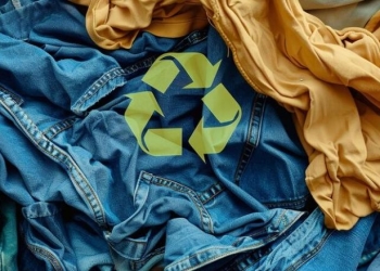 Timișoara reciclează: aproape 5 tone de haine uzate, colectate și reciclate