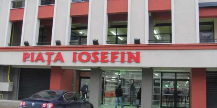 Un tânăr s-a aruncat de pe clădirea Pieței Iosefin din Timișoara