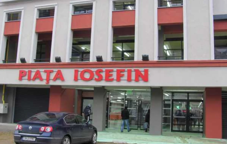 Un tânăr s-a aruncat de pe clădirea Pieței Iosefin din Timișoara