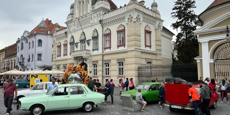 Mașini de epocă în centrul Timișoarei! Se pregătește o nouă ediție a Retroparadei Primăverii
