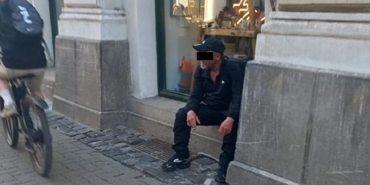 Centrul Timișoarei, o atracție pentru cerșetori! Polițiștii locali sunt cu ochii pe ei