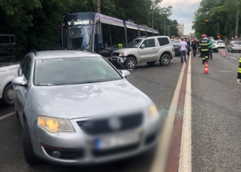 Accident cu 5 mașini și un tramvai, la Timișoara
