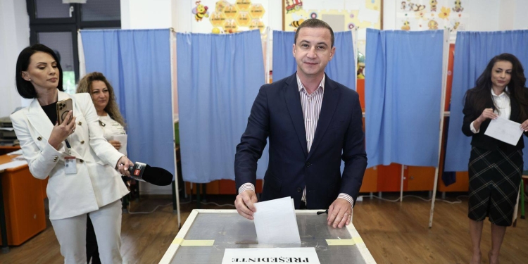 Alfred Simonis, după ce a votat: „Azi alegem între democrație și dictatură” FOTO