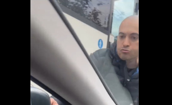 Make-up artista Daniela Roba, scandal în trafic cu un biciclist! Polițiștii din Timișoara îl caută