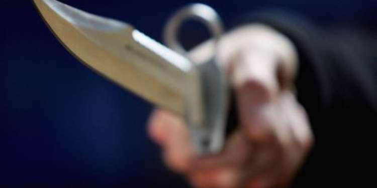 Femeie din Timiș, arestată preventiv după ce și-a înjunghiat soțul