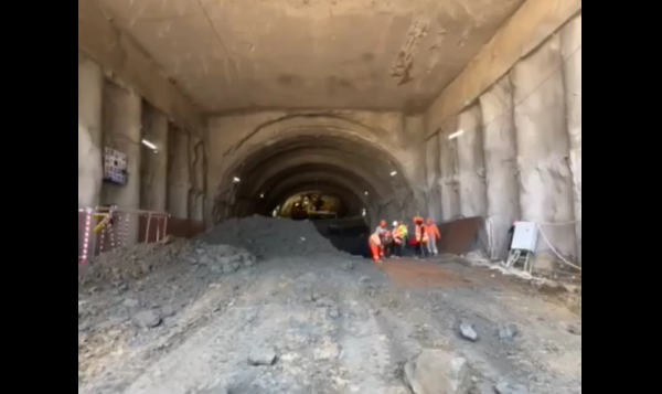 Forări pe o lungime de 150 metri în viitorul tunel de pe lotul dintre Margina și Holdea