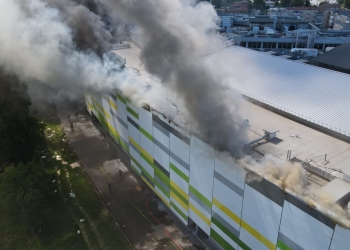 Mall-ul din Arad care urma să fie inaugurat în 2 săptămâni, a ars