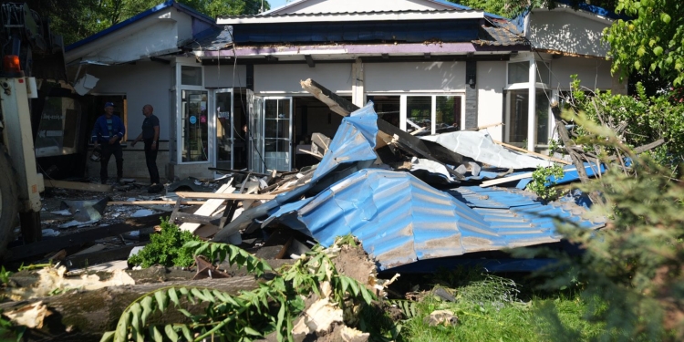 Primarul Dominic Fritz: „Demolarea acestor clădiri e un semnal clar că legea se aplică tuturor”