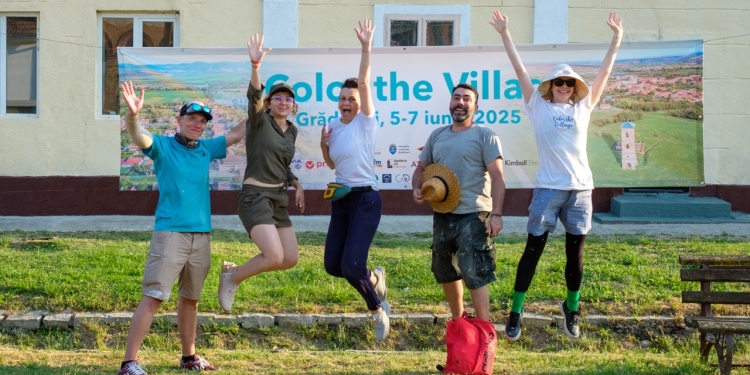 „Color the Village” la Grădinari: 400 de voluntari au renovat 30 de obiective, în trei zile FOTO