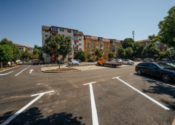 Dominic Fritz: „O nouă parcare gata, pe locul fostelor garaje, în Calea Lipovei” FOTO