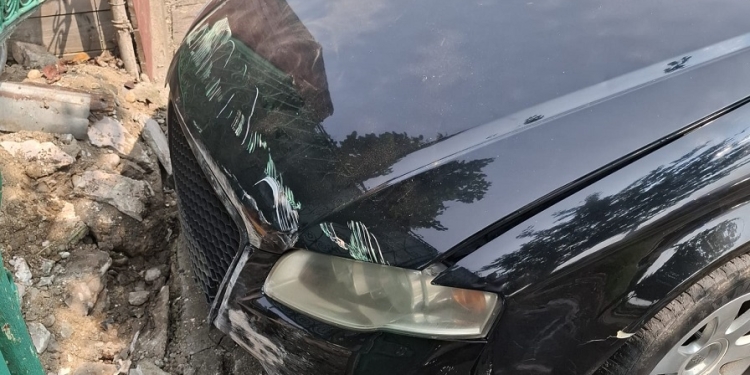 Accident provocat la Timișoara de un șofer de 70 ani: patru mașini avariate și un tânăr rănit