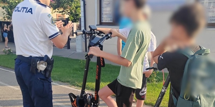 Încă 54 de bicicliști și trotinetiști, arși la buzunare de polițiștii din Timișoara FOTO