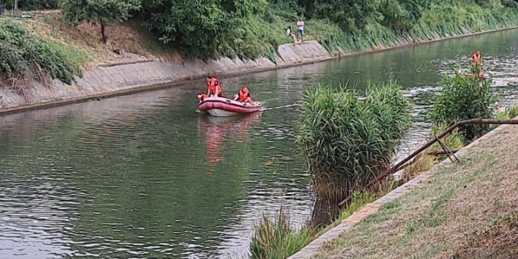 Bărbatul care s-a aruncat în Bega a fost găsit mort