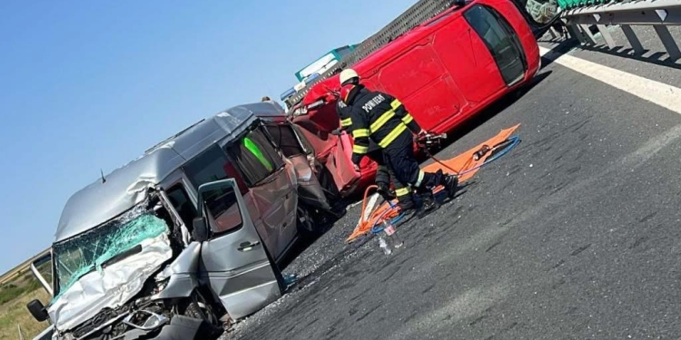 Trafic rutier blocat pe A1, pe sensul Timișoara-Lugoj, din cauza unui accident cu 3 autoturisme