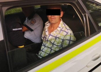 Bărbat care se autosatisfăcea în Parcul Central din Timișoara, „prins în flagrant”