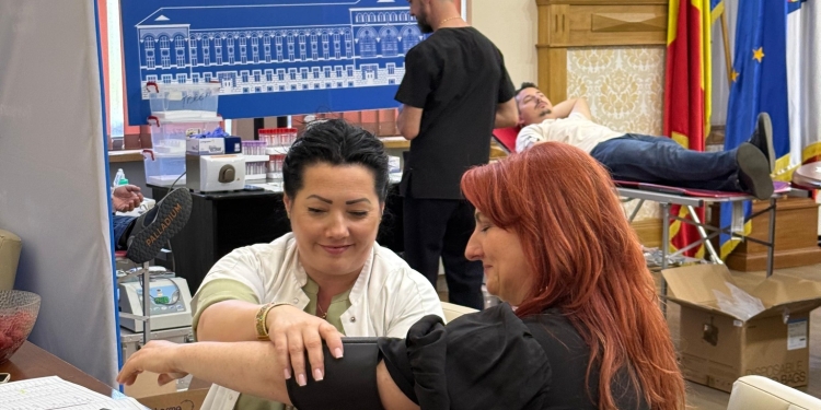 Zeci de pungi de sânge, donate de angajații Primăriei Timișoara