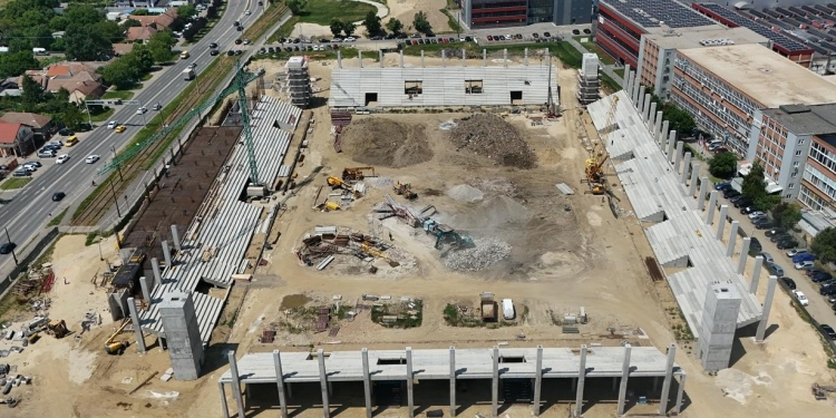 Stadionul „Eroii Timișoarei”, trecut de jumătatea lucrărilor