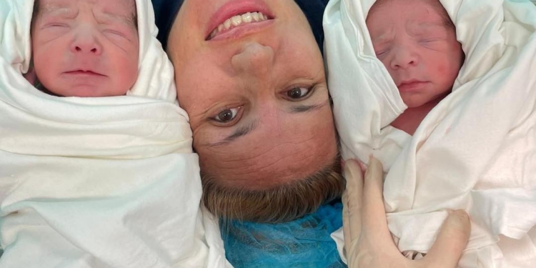 După 15 ani de așteptări, o femeie a adus pe lume gemeni la Spitalul Județean Timișoara