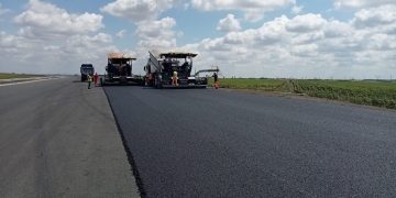 Se simte miros proaspăt de asfalt pe noul drum de legătură cu A1, din Timiș FOTO