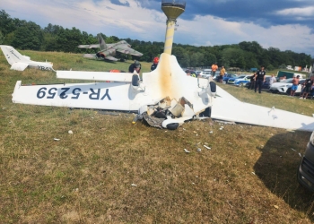 Un avion s-a prăbușit la Orăștie! Pilotul, un bărbat din Timiș, a murit FOTO