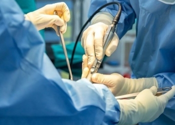 Operații ortopedice realizate în premieră la Spitalul CFR din Timișoara