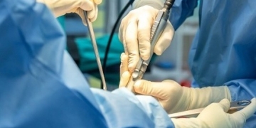 Operații ortopedice realizate în premieră la Spitalul CFR din Timișoara