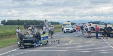 Accident cu trei mașini, printre care una de Poliție, pe un drum din Timiș! Un bărbat a murit FOTO