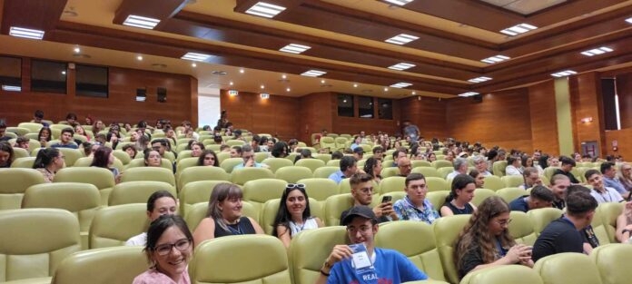 Tabără gratuită pentru 200 de elevi, la UPT