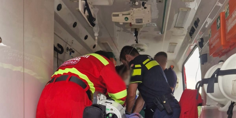 Bărbat din Urseni, salvat de la moarte de polițiști