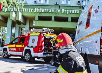 Incendiu în baia unui salon de la Spitalul Județean Timișoara! Au intervenit zeci de pompieri