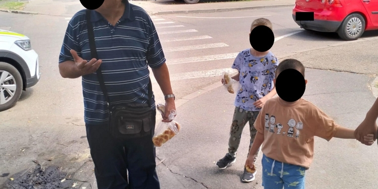 Copil de 5 ani, rătăcit de bunic, găsit de polițiștii locali printre mașini, pe o stradă din Timișoara