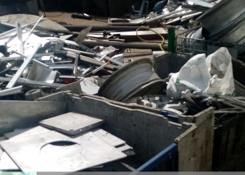 Firmă din Timișoara care aduna deșeuri, amendată cu 50.000 lei de Garda de Mediu FOTO