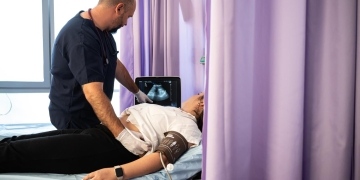 Tratamente minim invazive pentru pacienții cu litiază renală și ureterală la Spitalul Premiere