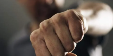 Bătaie la Recaș, după o petrecere! Un bărbat a fost arestat preventiv