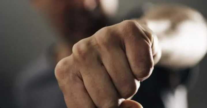 Bătaie la Recaș, după o petrecere! Un bărbat a fost arestat preventiv