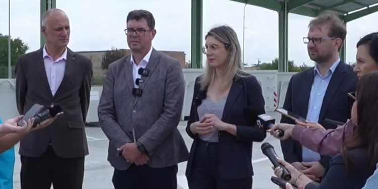 Dumbrăvița, prima comună din țară care inaugurează un centru de colectare prin aport voluntar FOTO