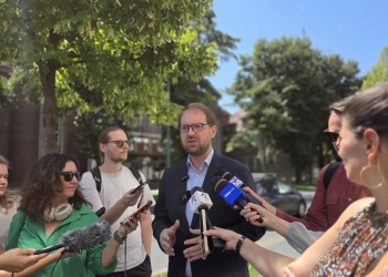 Dominic Fritz propune o nouă organigramă în Primăria Timișoara. Ar fi desființate 43 de posturi. Consilierii locali vor decide