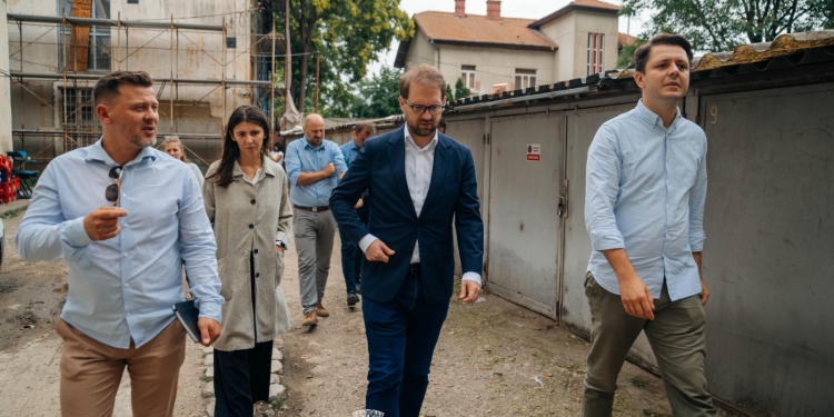 Modernizarea zonei Gării de Nord continuă: Primăria Timișoara amenajează o parcare în locul garajelor