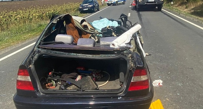 Două elicoptere SMURD intervin la un accident grav pe un drum din vestul țării! Un bărbat a murit FOTO