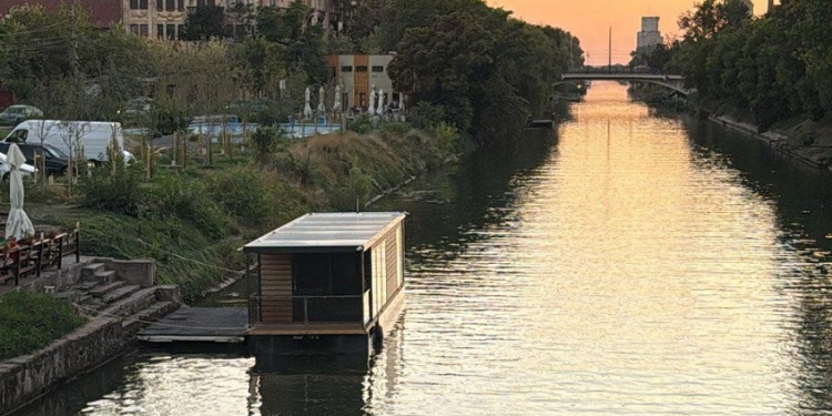 Viceprimarul Paula Romocean, după ce a apărut o construcție plutitoare la Timișoara: Bega nu este un teren de experiment pentru improvizații