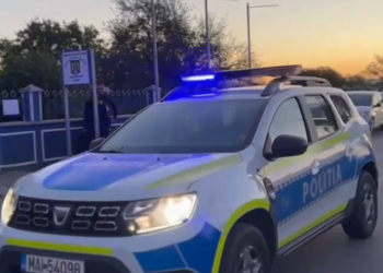 Zeci de traficanți de droguri din vestul țării, săltați de mascați