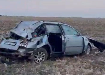 Bărbat de 40 ani, mort după ce s-a răsturnat cu mașina pe un drum din Timiș