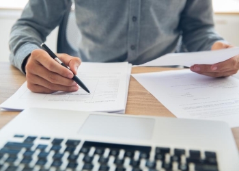 Terenuri publice, folosite gratuit ani la rând: Primăria Timișoara cere plata și notifică proprietarii de clădiri industriale