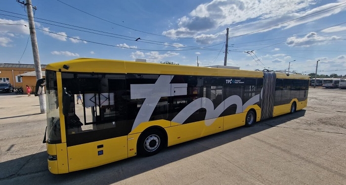 Primul troleibuz articulat nou a ajuns la Timișoara! Urmează să fie livrate încă 24