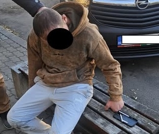 Tânăr drogat pe o stradă din Timișoara! A avut nevoie de îngrijiri medicale