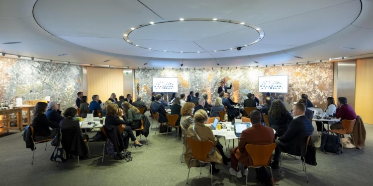 Dominic Fritz, singurul primar din România selectat în Inițiativa Bloomberg LSE pentru Leadership în Orașele Europene