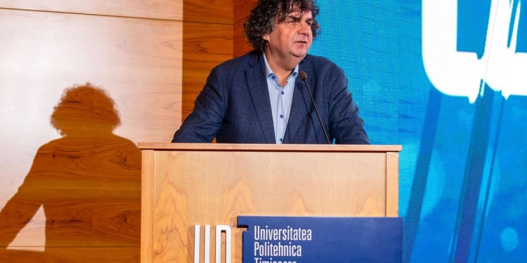 Tot mai puțini tineri ajung la facultate. Semnal de alarmă tras de rectorul UPT