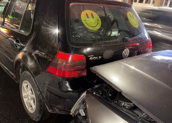 Accident în lanț pe un bulevard din Timișoara! O tânără a fost rănită