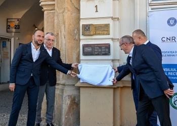 Placă aniversară amplasată pe Palatul Baroc, dezvelită la 80 de ani de la înființarea USVT FOTO