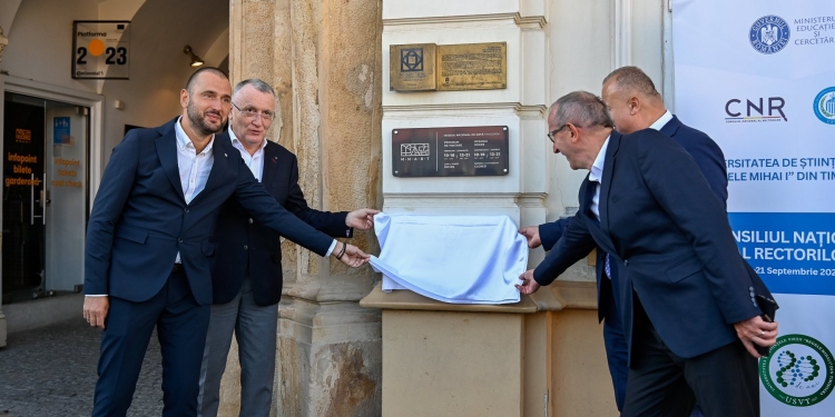 Placă aniversară amplasată pe Palatul Baroc, dezvelită la 80 de ani de la înființarea USVT FOTO